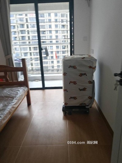 龙德井南门社区，三房两厅两卫双阳台，租金2700-莆田租房