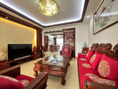 新附屬醫(yī)院旁東城一號(hào)中層大三房，精裝修家電家具齊全-莆田租房