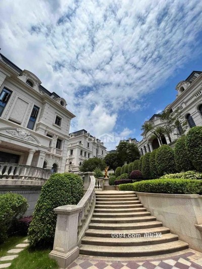 鳳凰山鉑郡獨(dú)幢別墅毛坯自主裝修帶花園地下室露臺(tái)采光視-莆田二手房