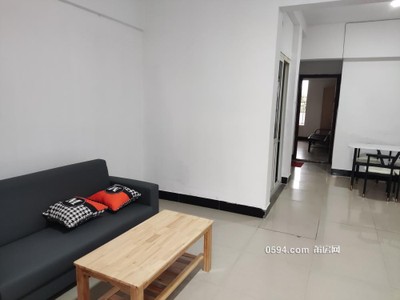 正榮時(shí)代廣場(chǎng)二區(qū)二房一廳半年起租-莆田租房