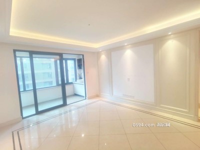 新出急賣小高層低總價(jià)精裝三房萬(wàn)達(dá)旁融創(chuàng)蘭溪大觀-莆田二手房