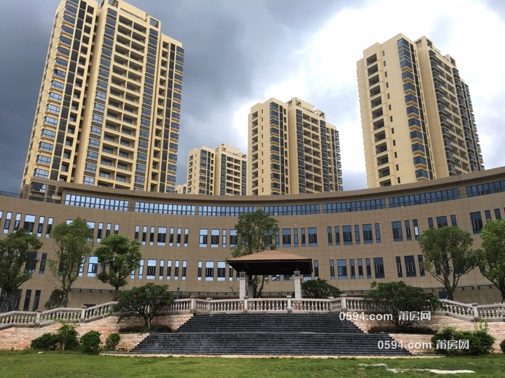 圳湖華苑小區(qū)