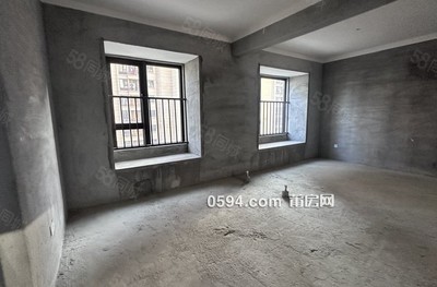 萬達(dá)廣場附近玖璽三期三盛璞悅風(fēng)華4房 雙衛(wèi)生間 滿二滿-莆田二手房