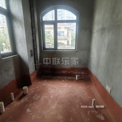 恒大御龍?zhí)旆咫p拼別墅  毛坯5房大院子自主裝修僅售660萬-莆田二手房