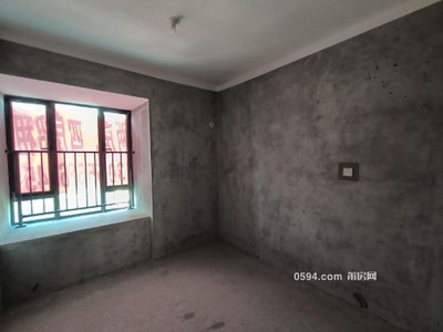 南門配套！紫溪軒 次新房醫(yī)療配套成熟高樓層視野好邊套4房-莆田二手房