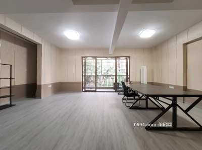 電商運(yùn)營 256平大面積！拎包 駿隆云上居 3室3廳3衛(wèi)-莆田租房