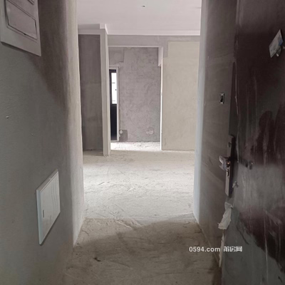 萬達(dá)廣場(chǎng)對(duì)面 溝頭瓏泉雅郡 毛坯四房 單價(jià)9100元-莆田二手房