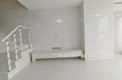 正榮財(cái)富中心 中間樓層采光好 醫(yī)療配套成熟 購(gòu)物方便-莆田二手房