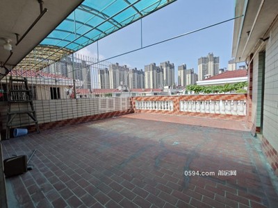 華達小區(qū)樓中樓  5房南北通透 超大客廳 框架一平方5028-莆田二手房