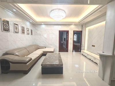 麟峰中山學(xué)校 鞋材市場(chǎng)好樓層 精裝三房  每平僅售12090-莆田二手房