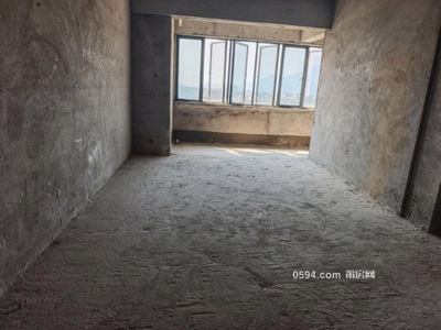 玉湖埭里安置房C區(qū) 頭排溪景房前面十幾公里吳遮擋視野好-莆田二手房