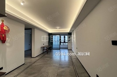 莆田高端品質(zhì)小區(qū)！建發(fā)玉湖壹號(hào)高樓層精裝三房！頭排視-莆田二手房