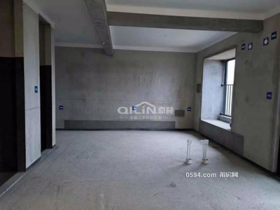 麟峰小區(qū)旁建發(fā)磐龍府小三房戶(hù)型好看房方便毛坯自住裝修-莆田二手房