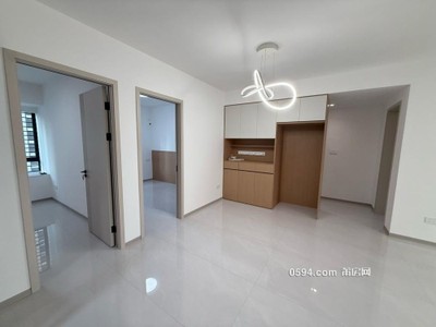 143平 东澜居 大面积 4室2厅2卫 只要3200-莆田租房