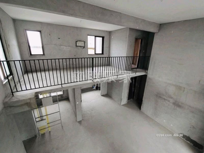 聯(lián)發(fā)君臨綬溪的，頭排頂層復(fù)式樓中樓，視野好-莆田二手房