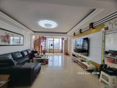 新涵街商品房有電梯 沒有物業(yè)費(fèi) 5房2廳4衛(wèi) 買一層送一層-莆田二手房