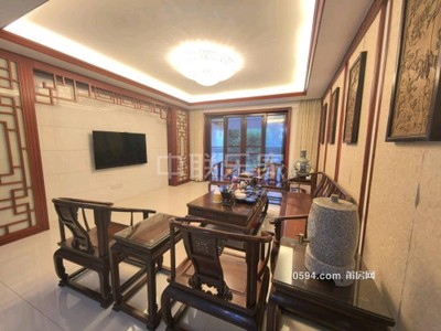 急賣 萬輝國(guó)際城樓中樓 豪華裝修 贈(zèng)送私人陽臺(tái)大6房-莆田二手房