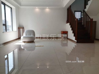 虧本出 保利臻悅旁 保利金香檳 精裝復式四房 三面光 看房方-莆田二手房