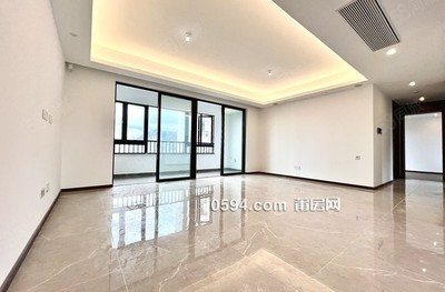 送原購(gòu)20萬(wàn)產(chǎn)權(quán)車位 萬(wàn)達(dá)旁 中南瓏禧臺(tái) 全新4房 一梯一戶-莆田二手房