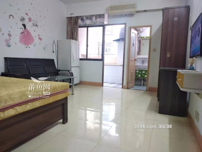 市醫(yī)院萬達附近帶陽臺公寓招租，加微信看房子視頻-莆田租房