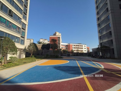 下磨市場對面 悅瀾山居 看小區(qū)中庭 毛坯自裝 配套齊全.-莆田二手房