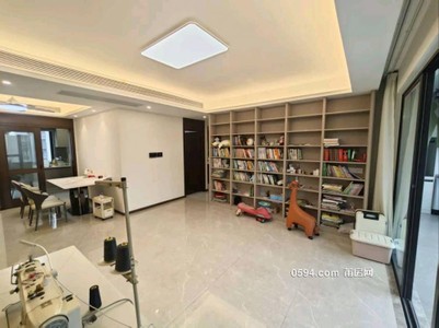 新出邊套中南瓏禧臺一梯一戶二裝花了50萬四房二胎的不二-莆田二手房