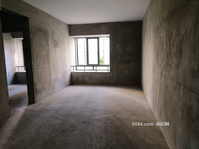 張鎮(zhèn)水鄉(xiāng)--梅峰中山學(xué)校僅7800元--東南朝向3房2廳毛坯房---莆田二手房