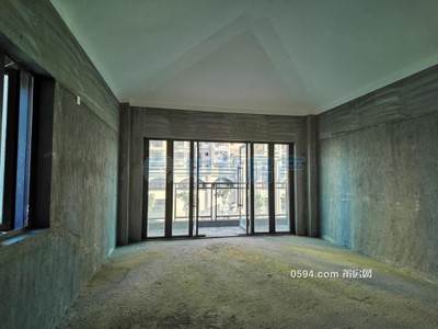 央企保利 中 央 公園 聯(lián)排別墅 入戶花園有天有地 地上三層 -莆田二手房