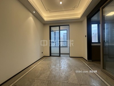 建發(fā)和鳴蘭溪 精裝4房未入住 邊套中層 光線好僅售14300平-莆田二手房