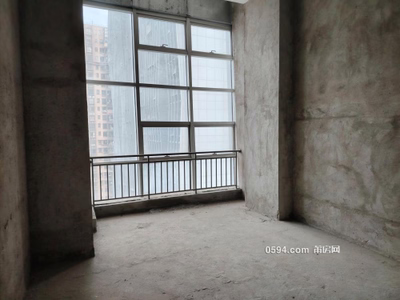 毛坯復(fù)式樓 一口價(jià)39.8萬 木蘭溪畔可自主裝修聯(lián)創(chuàng)國(guó)際廣場(chǎng)-莆田二手房