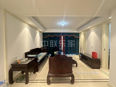 萬(wàn)達(dá)商圈 包物業(yè)！自用豪裝全屋定制！現(xiàn)房極美！鄰聯(lián)創(chuàng)-莆田租房