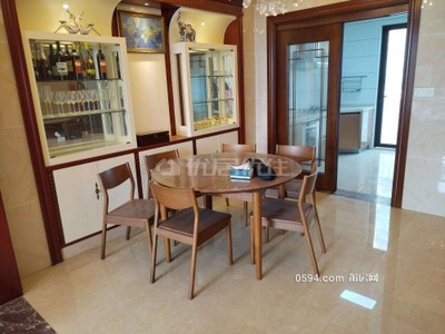 上疊 木蘭楓丹 萬達(dá)廣場附近疊墅 精裝拎包入住 聯(lián)排別墅-莆田二手房