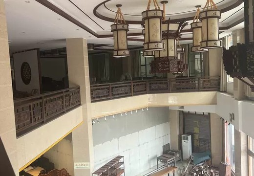 坐落在仙游縣榜頭鎮(zhèn)龍騰社區(qū)居委會(huì)紫檀中街2359號(hào)的房產(chǎn)及相應(yīng)的土地使用權(quán)