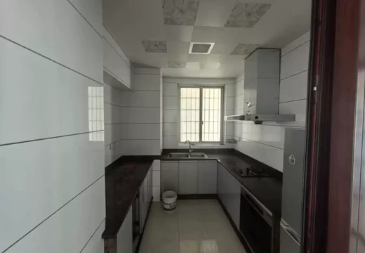 坐落莆田市荔城區(qū)鎮(zhèn)海辦闊口居委會海豐中街392號陽光小區(qū)12#2415、2407室的房地產(chǎn)