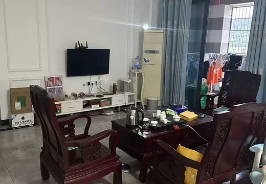 福建省莆田市城廂區(qū)霞林街道荔華東大道999號九龍小區(qū)11號樓2梯1508室房地產(chǎn)