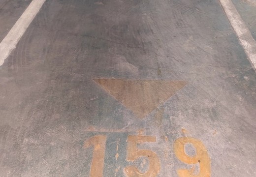 坐落在仙游縣鯉城街道學(xué)府東路1588號(hào)地下室地下1層車位159號(hào)（詳見清單1）