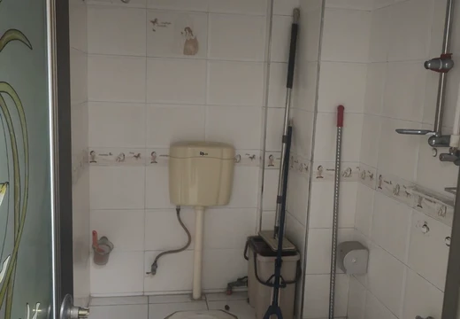 位于仙游縣鯉城街道洪橋社區(qū)龍仙購物廣場B1-402的房產(chǎn)及相應(yīng)的土地使用權(quán)