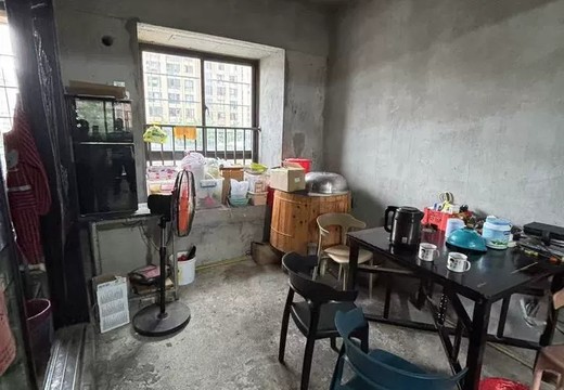 福建省莆田市涵江區(qū)涵西街道塘北街566號(hào)星海城9號(hào)樓405室房地產(chǎn)