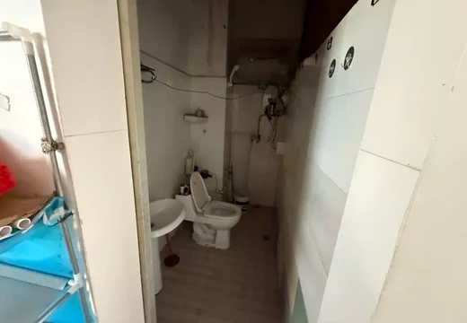 福建省莆田市荔城區(qū)黃石鎮(zhèn)南洋西大道86號(hào)東井商住中心2號(hào)樓4梯704室的房地產(chǎn)