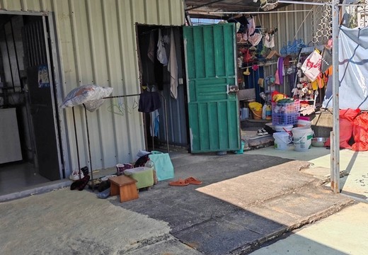 莆田市城廂區(qū)梅峰街雷山C幢702室（現(xiàn)門牌變更為龍橋街道勝利北街357弄8號2號樓5梯810室）住宅和C107號柴間房地產(chǎn)