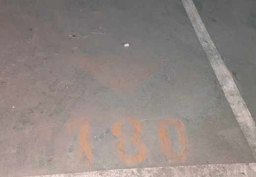 坐落在仙游縣鯉城街道學(xué)府東路1588號地下室地下1層車位（詳見清單1）