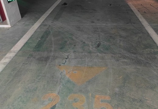 坐落在仙游縣鯉城街道學(xué)府東路1588號(hào)地下室地下1層車位（詳見清單1）