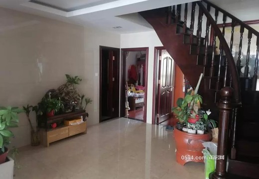 福建省莆田市荔城區(qū)鎮(zhèn)海街道延壽中街392號1號樓2梯2206、2207室