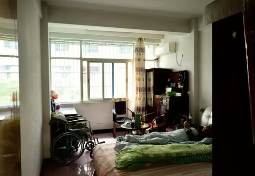 莆田市荔城區(qū)鎮(zhèn)海街道東大路449弄4號(hào)4梯307室、9號(hào)106室的房地產(chǎn)