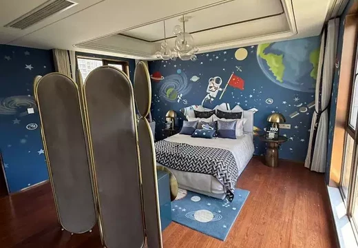 山亭鎮(zhèn)港里村天后西路88號世茂國風(fēng)大院A區(qū)1#01室（住建登記為B1地塊12#01）