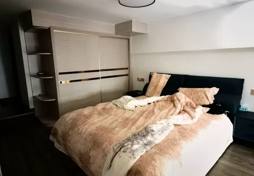 莆田市城廂區(qū)霞林街道荔華東大道19號(hào)南興國(guó)貿(mào)中心3號(hào)樓1716室、1717室的房地產(chǎn)