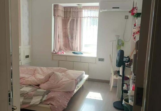 福建省莆田市涵江區(qū)涵東街道麗園路199號振興小區(qū)2#樓2梯703室房地產(chǎn)