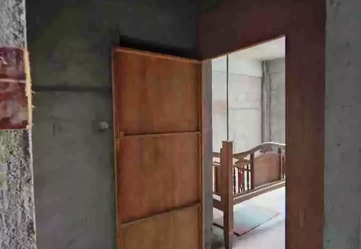 坐落在仙游縣鯉城街道紫檀南街3531號1號樓1梯502室的房產(chǎn)及相應(yīng)的土地使用權(quán)