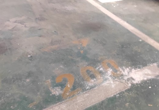 坐落在仙游縣鯉城街道學(xué)府東路1588號地下室地下1層車位（詳見清單1）