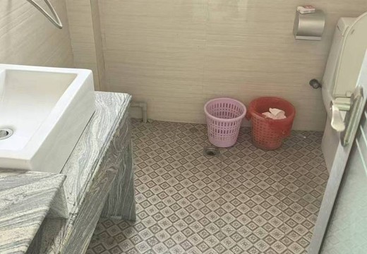 位于仙游縣賴店鎮(zhèn)塗山村南坂路161號701、163號701、165號7層701、169號7層701的房產(chǎn)及相應(yīng)的土地使用權(quán)